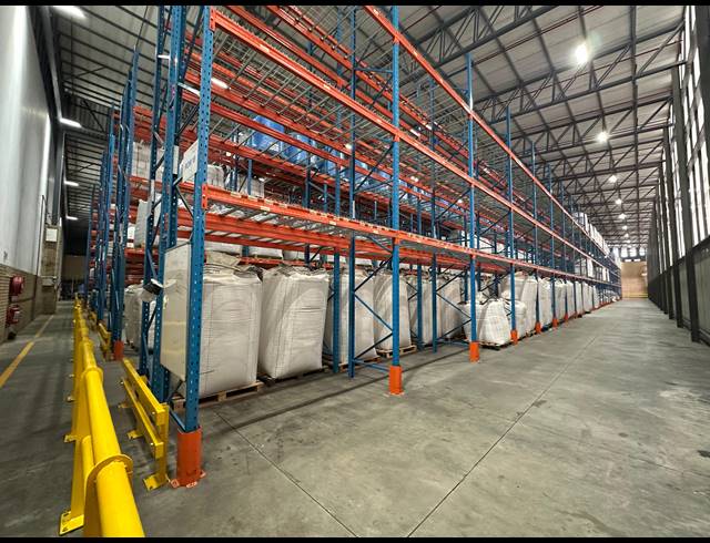 14,590M² WAREHOUSE TO LET IN NORTH RIDING